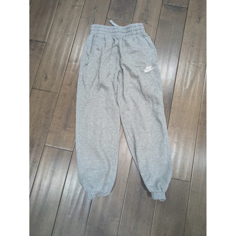 Nike Sportswear Club Fleece Kids Joggers Gray Sweatpants Size Small S